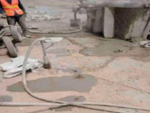 白银水泥混凝土路面板底注浆技术 路面脱空注浆整治方案